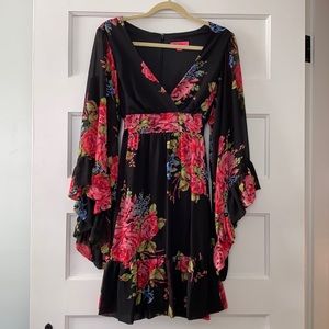 Betsy Johnson chiffon bell-sleeve rose dress